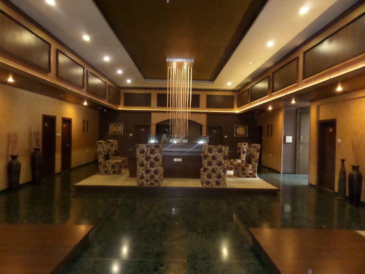Matrix Inn Pune Exterior photo