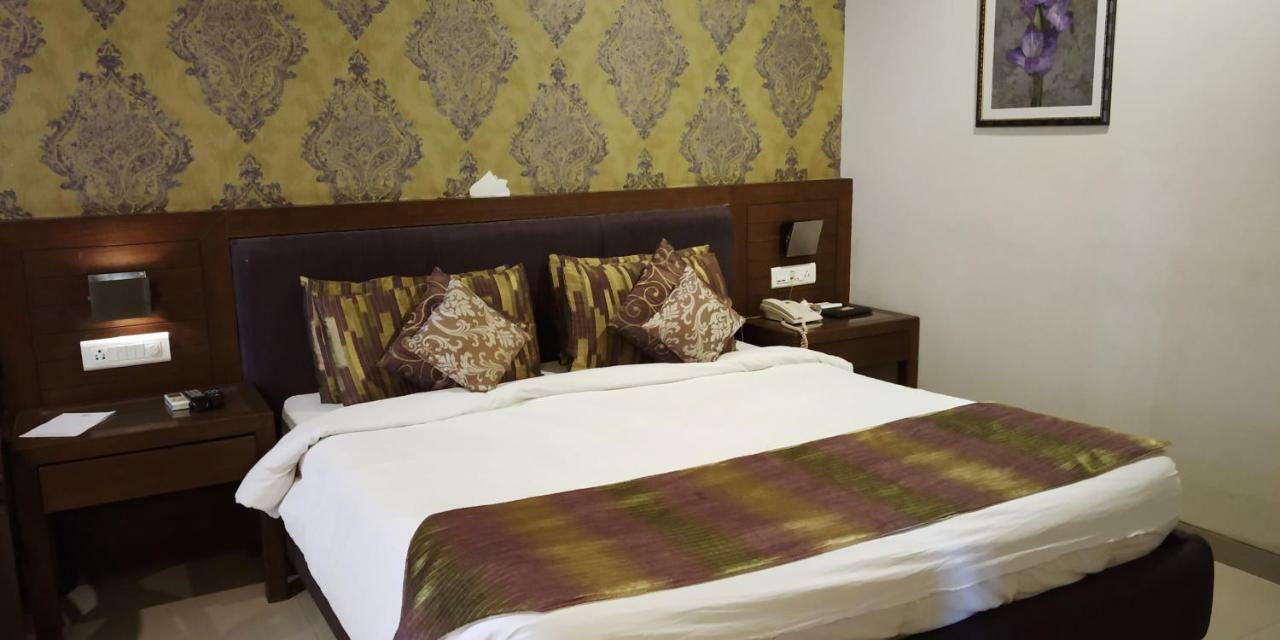 Matrix Inn Pune Exterior photo