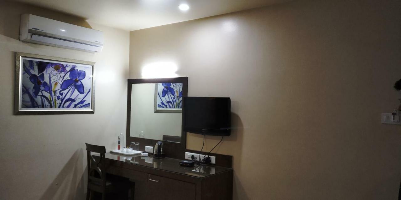 Matrix Inn Pune Exterior photo